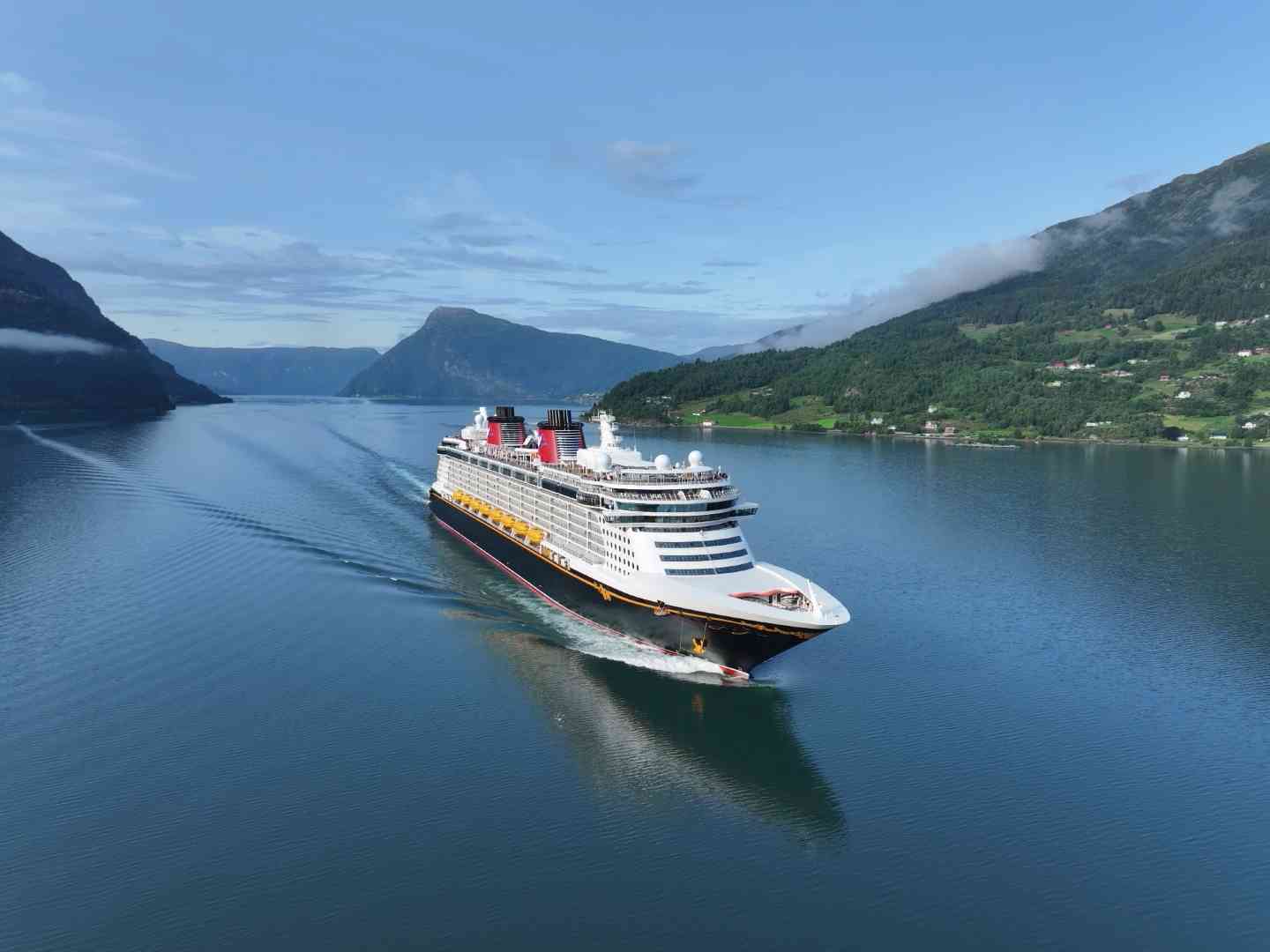 Disney Dream — Norske fjorder